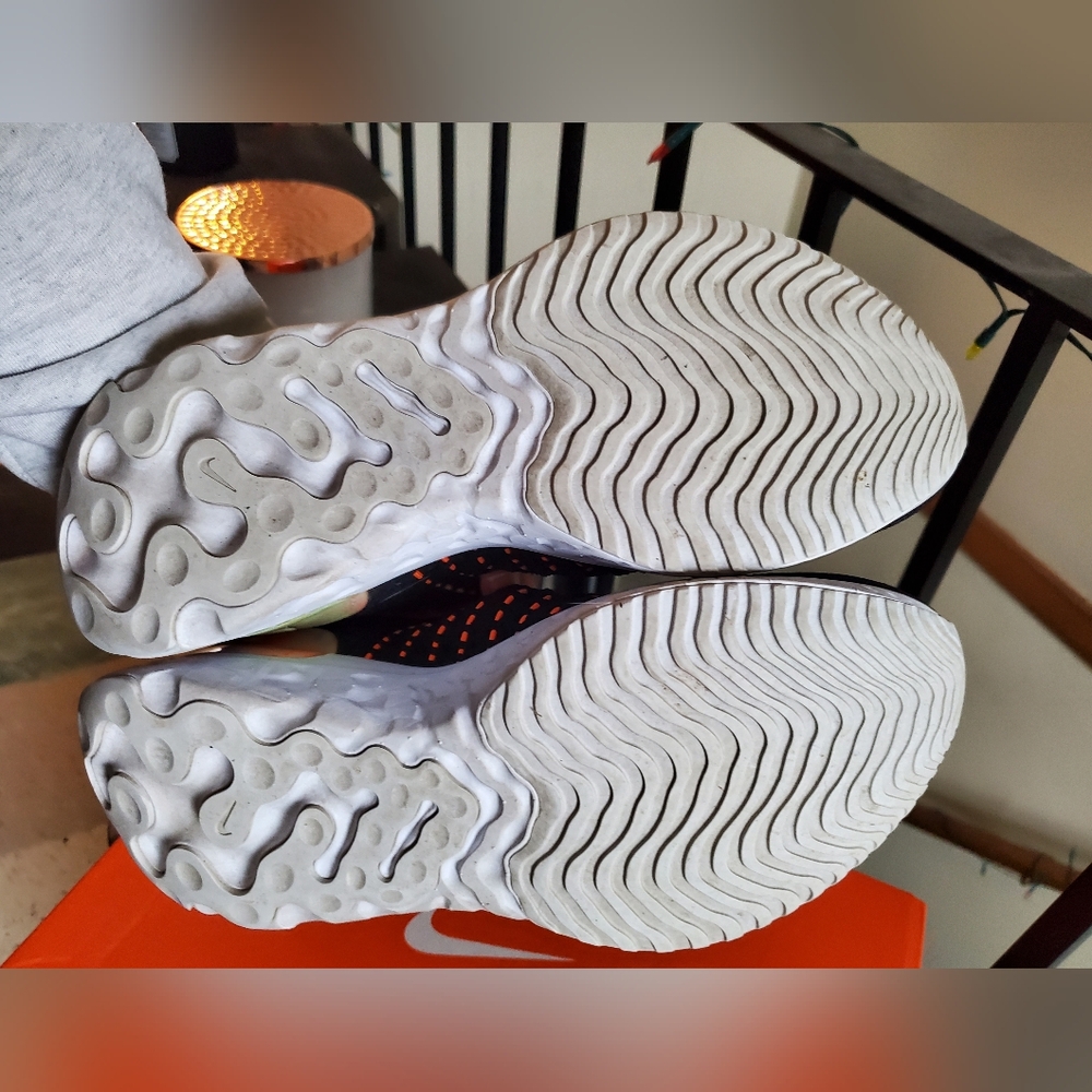 Nike React Phantom Run FK 2 - Black and Bright Mango - Picture 4 of 6